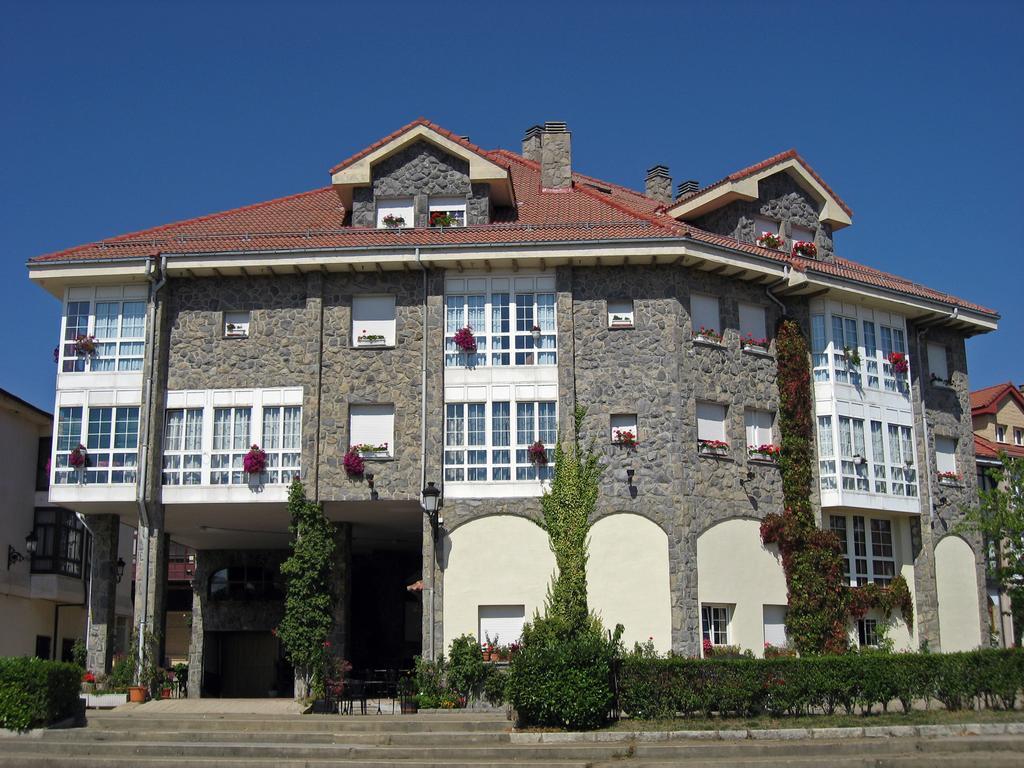 Hotel Presa Ріаньо Екстер'єр фото