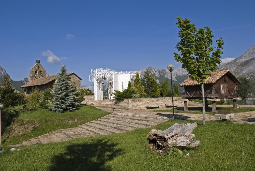 Hotel Presa Ріаньо Екстер'єр фото